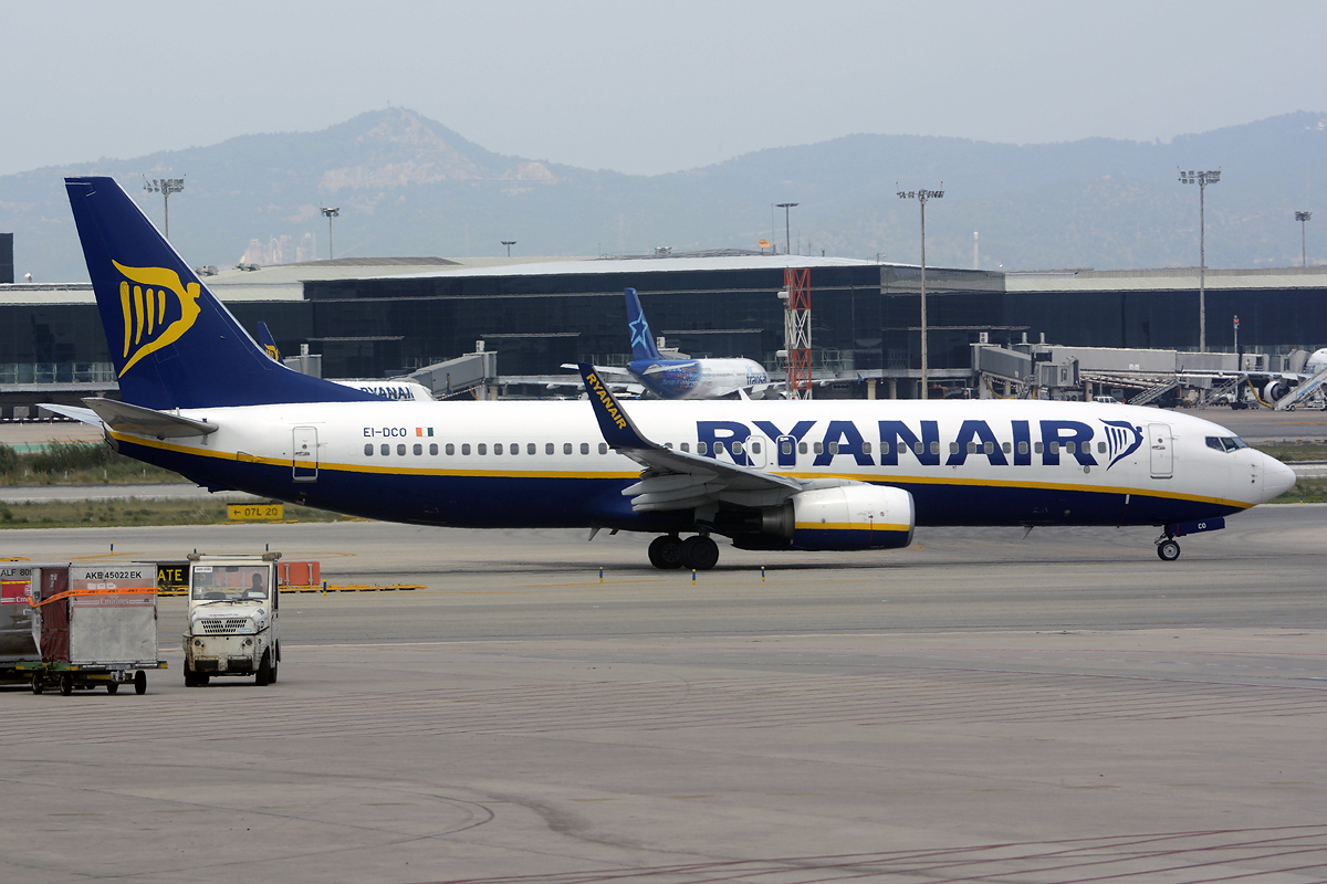 EI-DCO · Boeing 737-8AS(WL) · (BCN / LEBL)