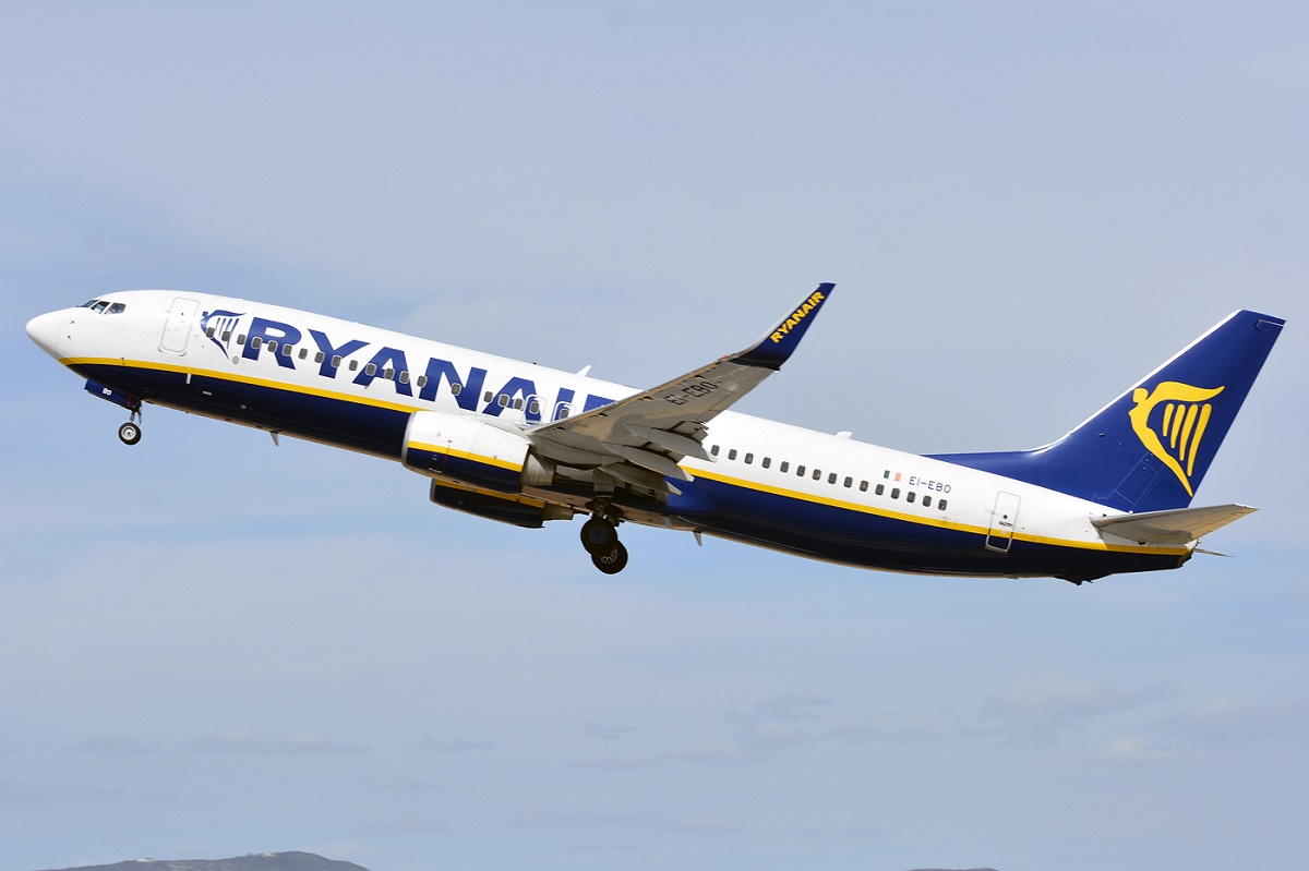EI-EBO · Boeing 737-8AS · (FAO / LPFR)