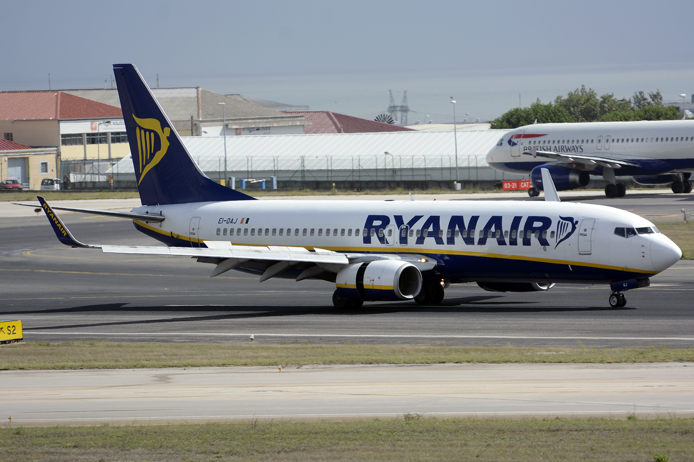 EI-DAJ · Boeing 737-8AS(WL) · (LIS / LPPT)