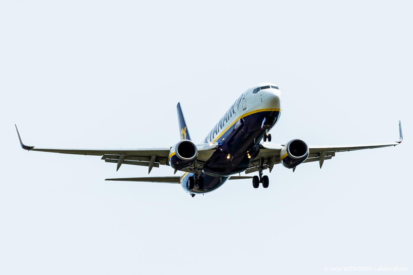 EI-DLG · Boeing 737-8AS(WL) · (RZE / EPRZ)