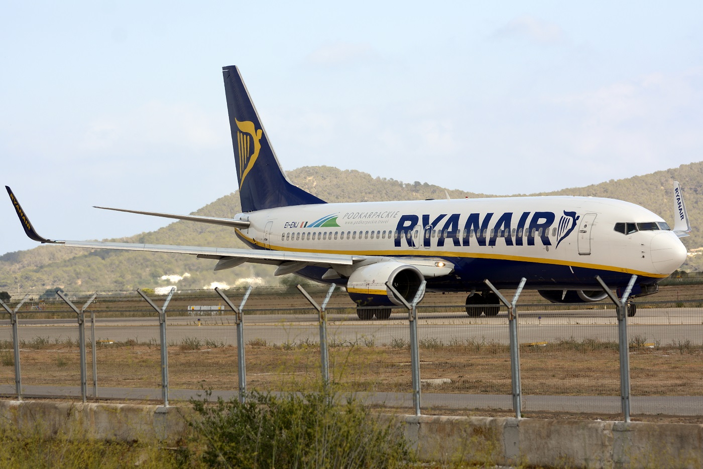 EI-ENJ · Boeing 737-8AS(WL) · (IBZ / LEIB)