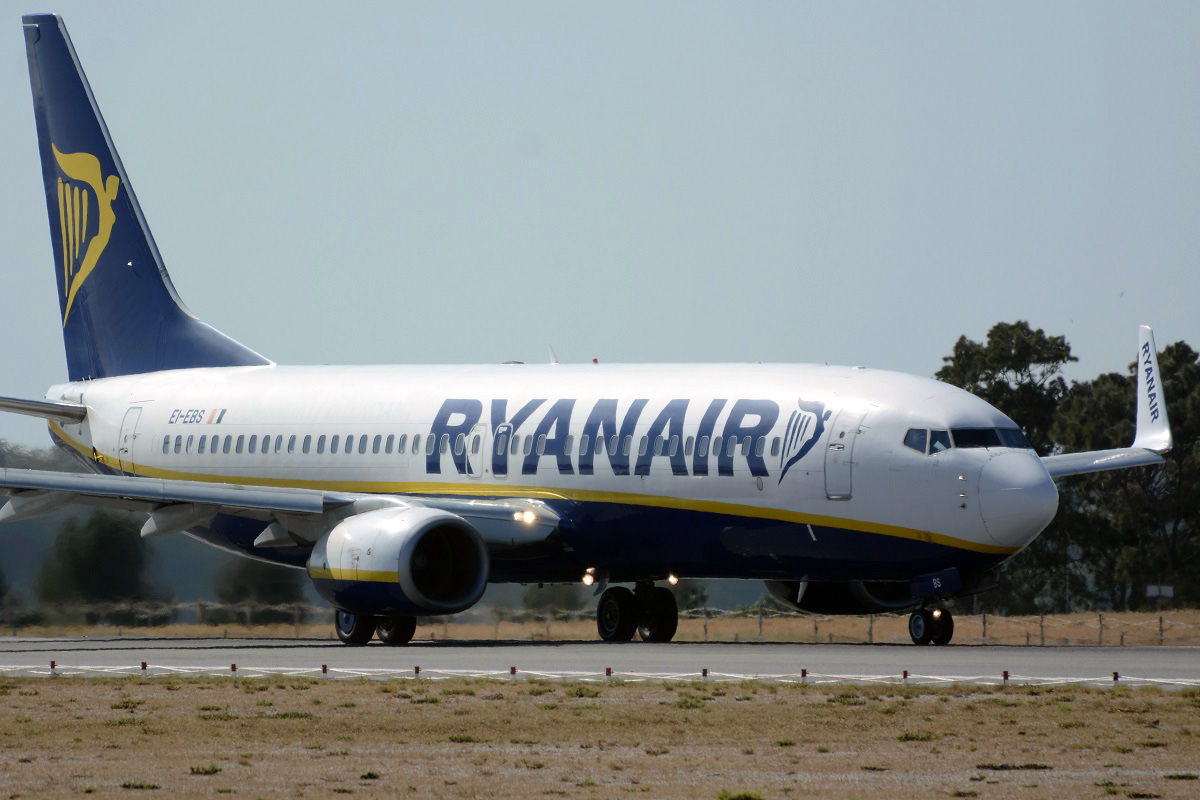 EI-EBS · Boeing 737-8AS(WL) · (FAO / LPFR)