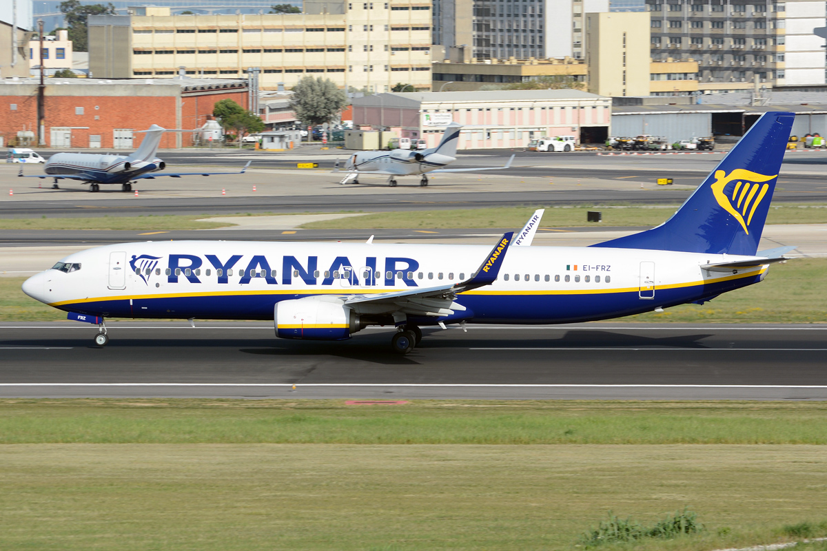 EI-FRZ · Boeing 737-8AS(WL) · (LIS / LPPT)
