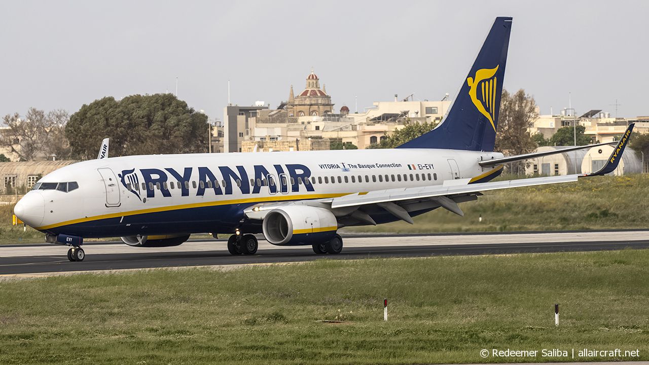 EI-EVY · Boeing 737-8AS(WL) · (MLA / LMML)