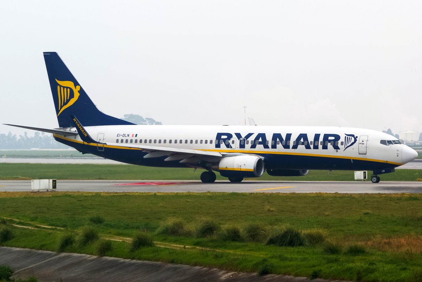 EI-DLN · Boeing 737-8AS(WL) · (OPO / LPPR)