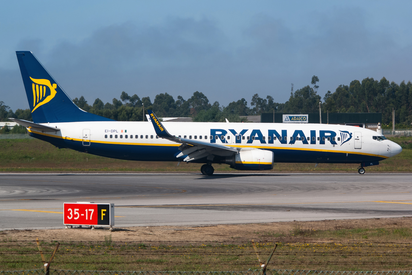 EI-DPL · Boeing 737-8AS(WL) · (OPO / LPPR)