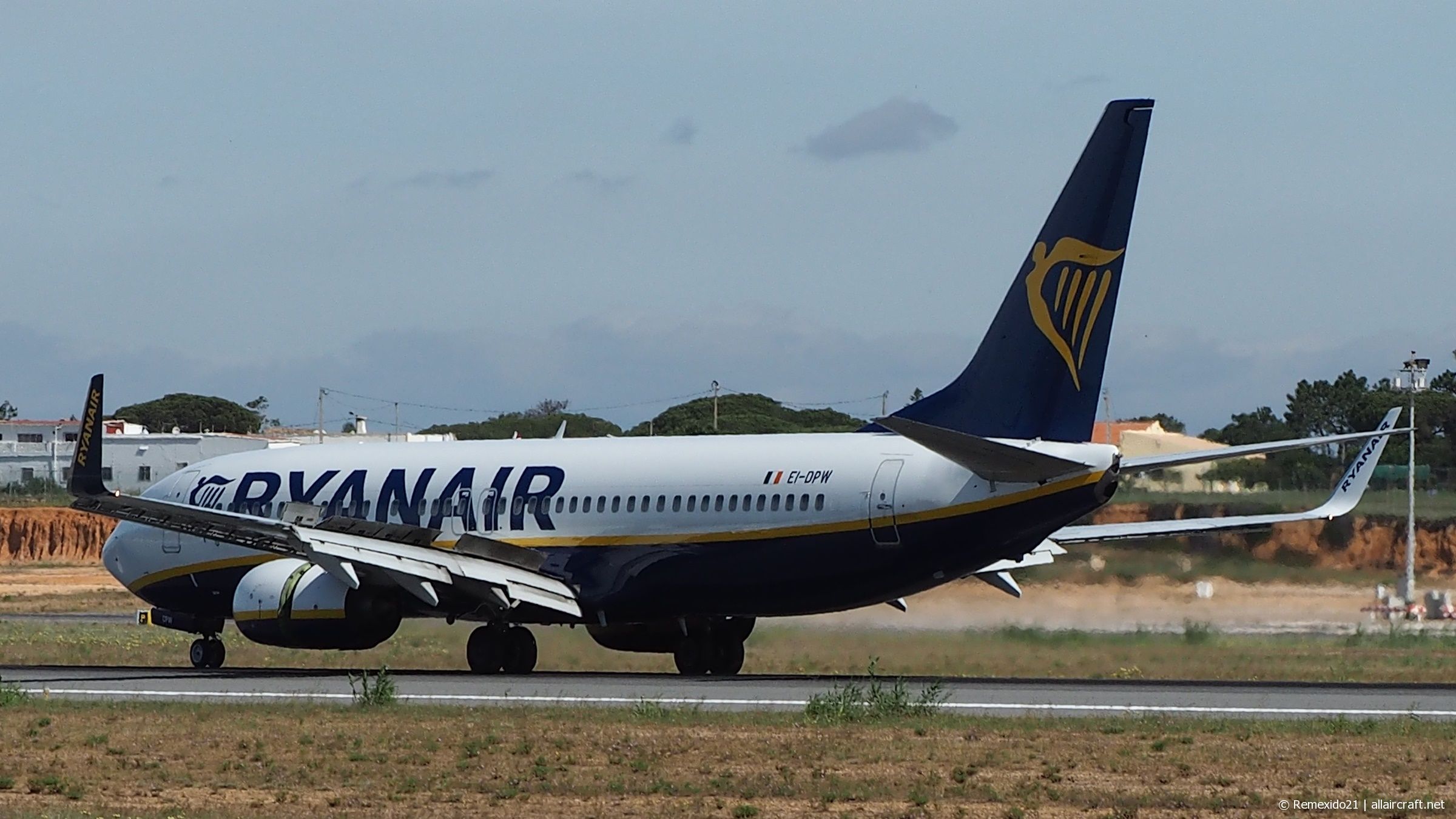 EI-DPW · Boeing 737-8AS(WL) · (FAO / LPFR)