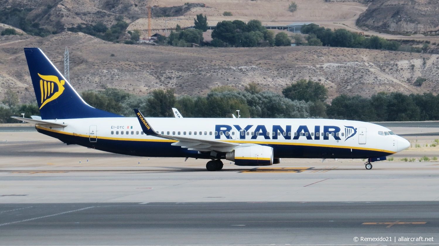 EI-DYC · Boeing 737-8AS(WL) · (MAD / LEMD)