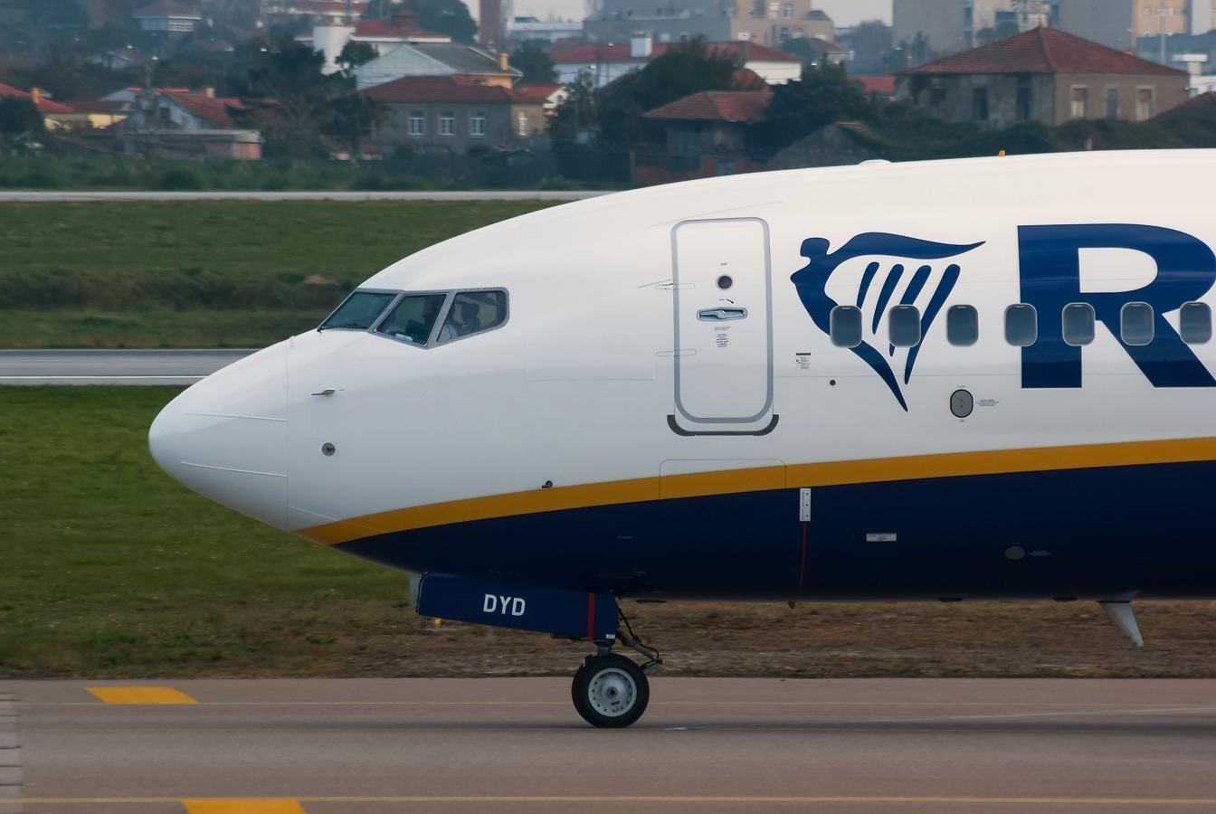 EI-DYD · Boeing 737-8AS(WL) · (OPO / LPPR)