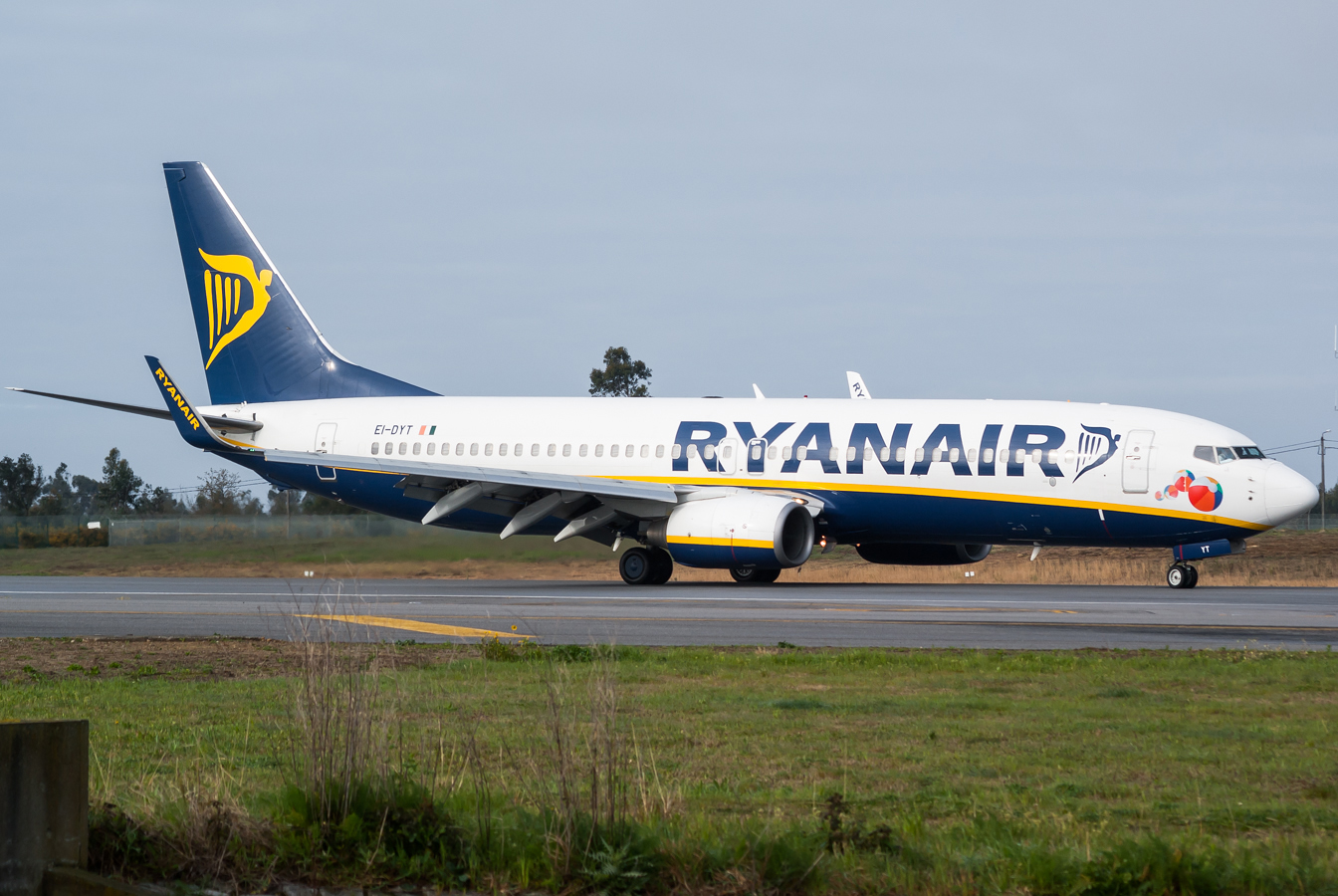 EI-DYT · Boeing 737-8AS(WL) · (OPO / LPPR)