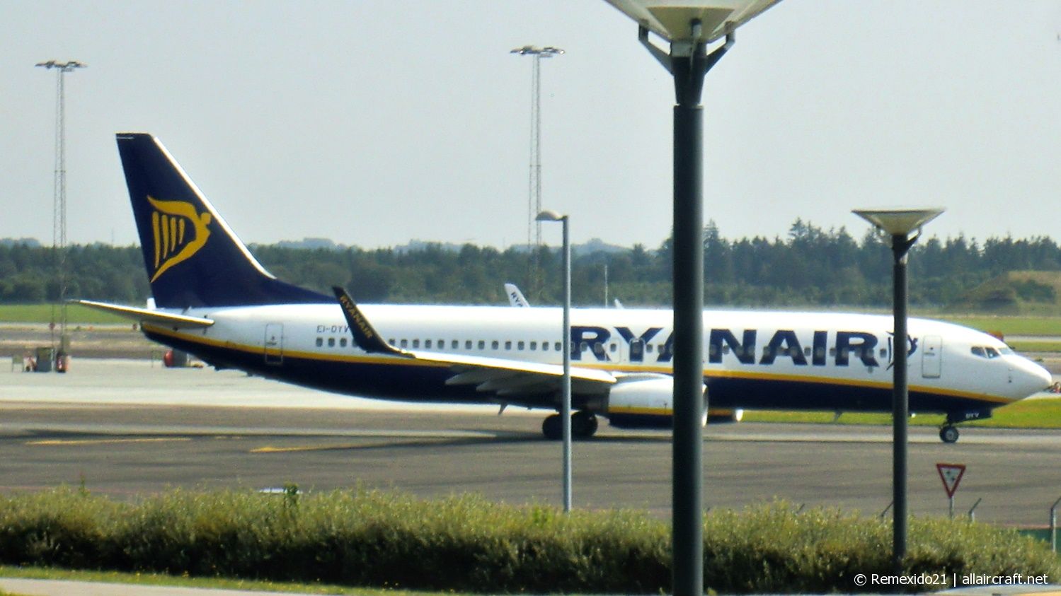 EI-DYV · Boeing 737-8AS(WL) · (BLL / EKBI)