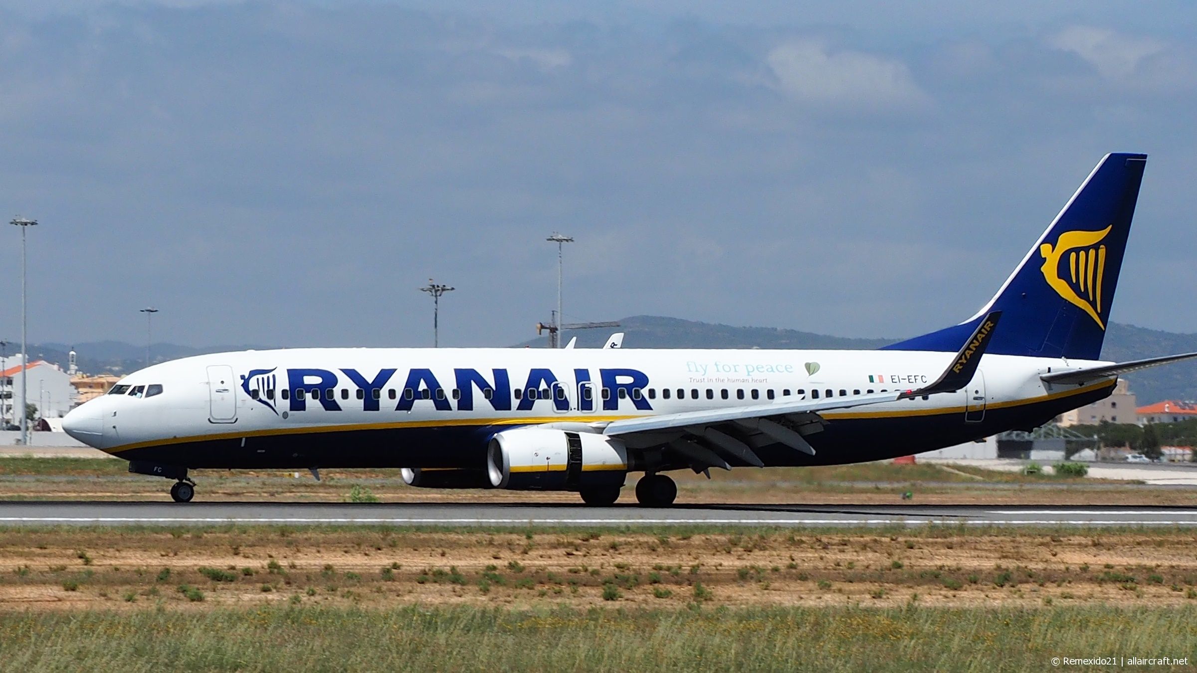 EI-EFC · Boeing 737-8AS(WL) · (FAO / LPFR)