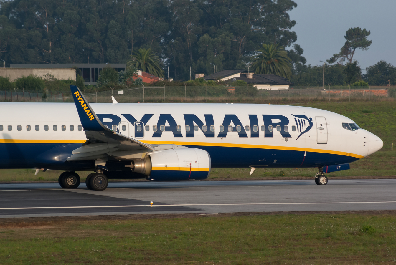 EI-EFF · Boeing 737-8AS(WL) · (OPO / LPPR)