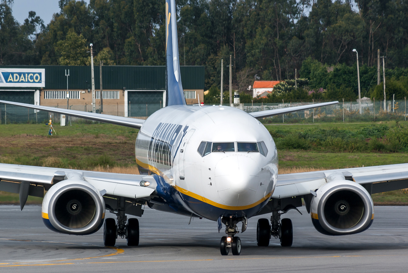 EI-EKJ · Boeing 737-8AS(WL) · (OPO / LPPR)