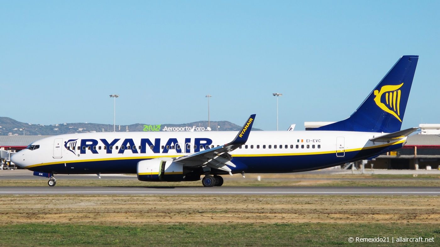 EI-EVC · Boeing 737-8AS(WL) · (FAO / LPFR)