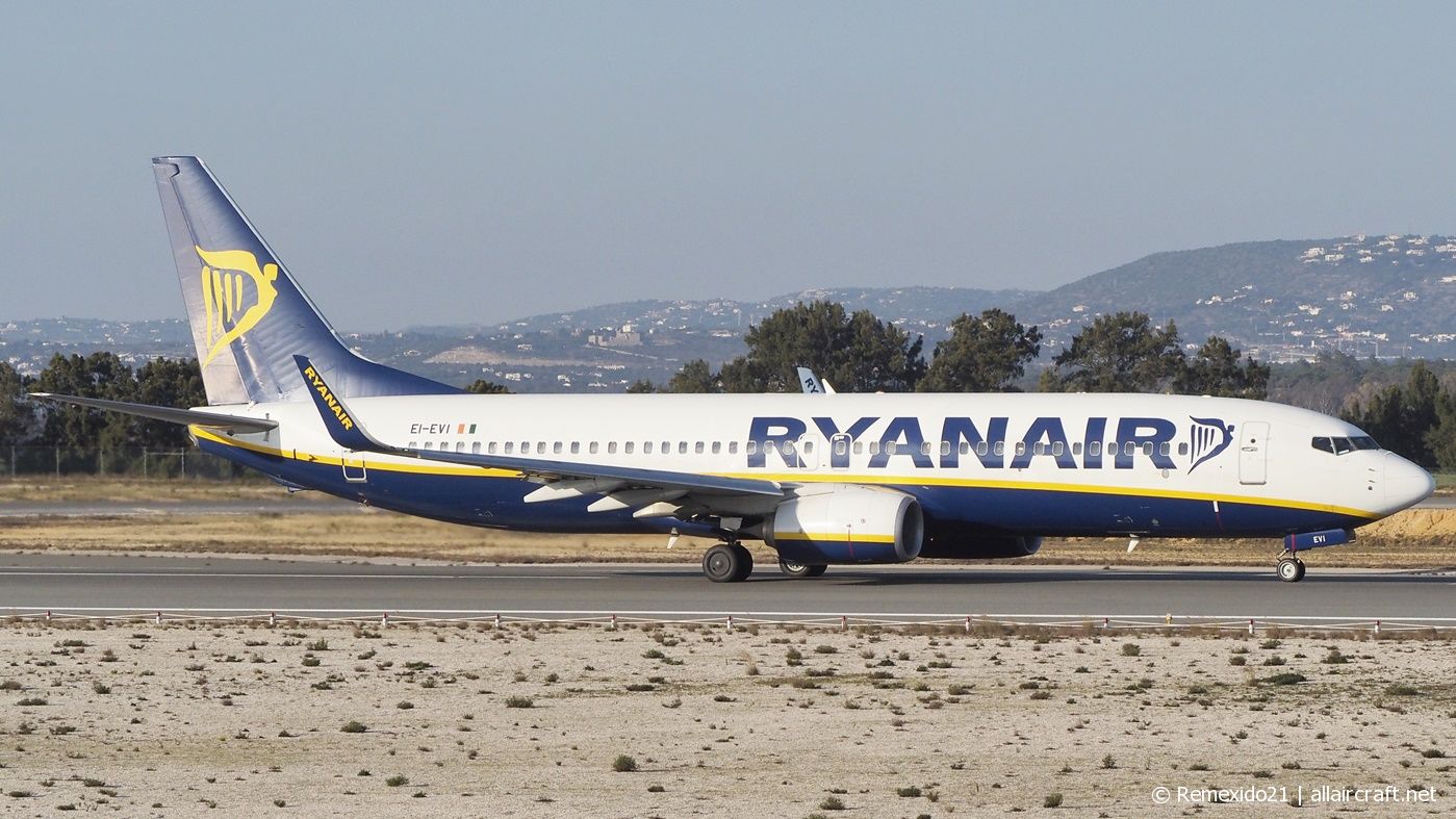 EI-EVI · Boeing 737-8AS(WL) · (FAO / LPFR)