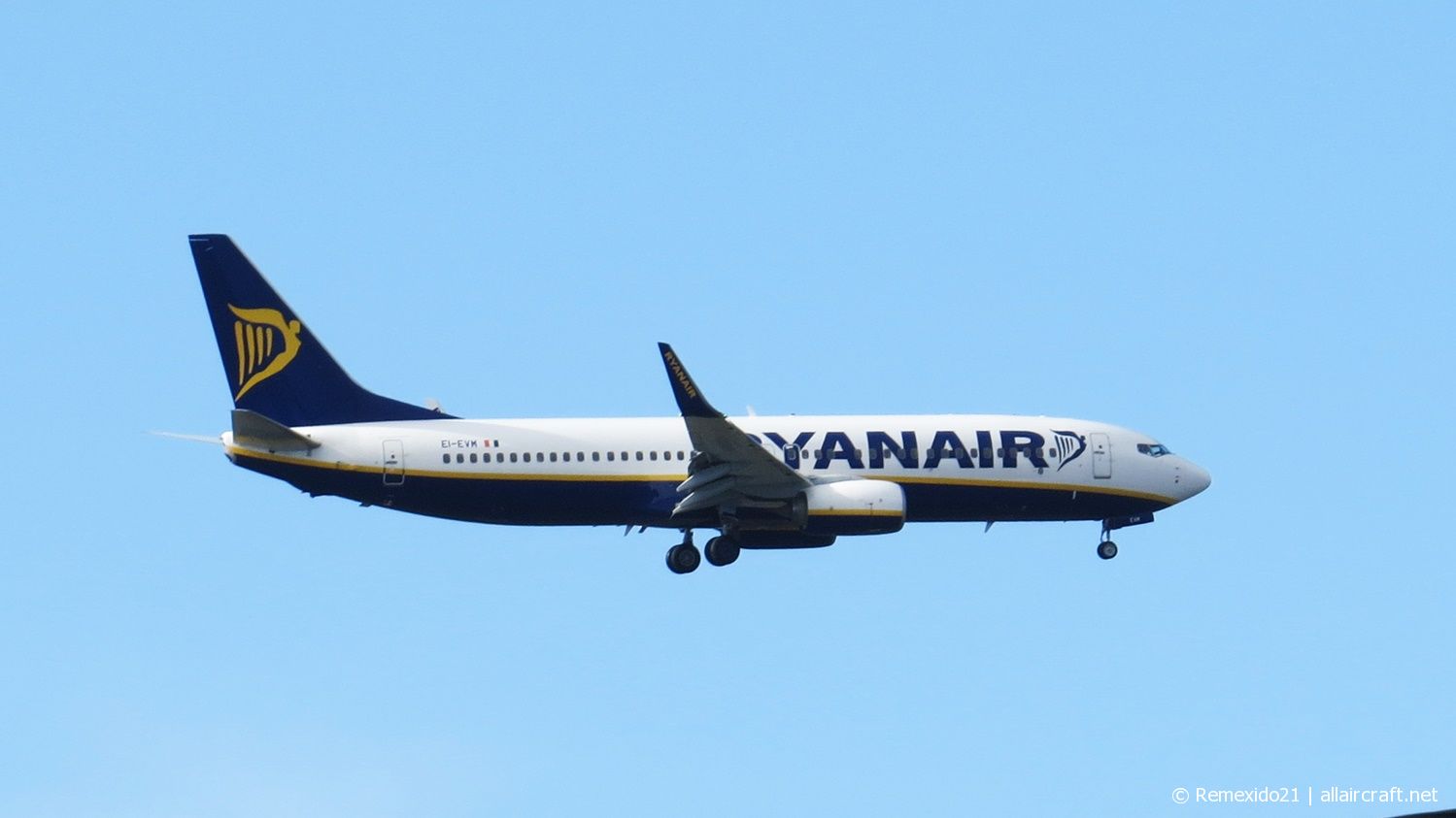 EI-EVM · Boeing 737-8AS(WL) · (FAO / LPFR)