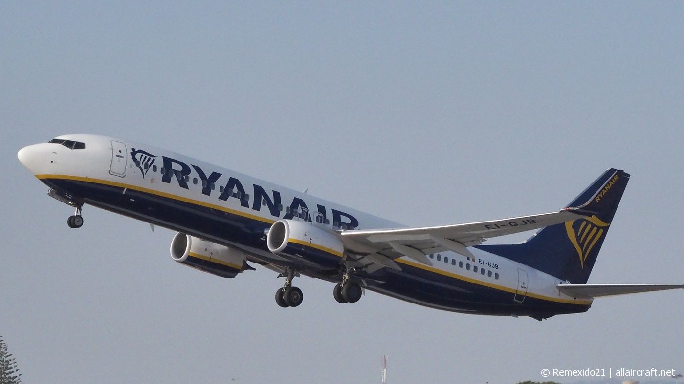 EI-GJB · Boeing 737-8AS(WL) · (FAO / LPFR)