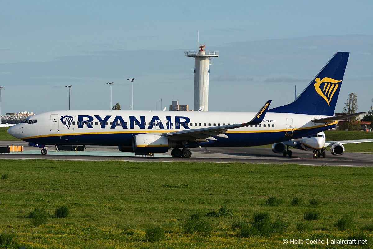 EI-EPC · Boeing 737-8AS(WL) · (LIS / LPPT)
