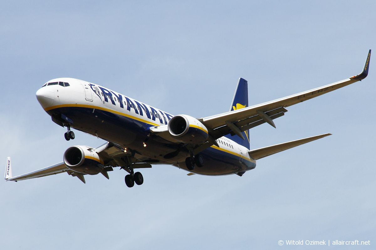 EI-ENZ · Boeing 737-8AS(WL) · (FCO / LIRF)