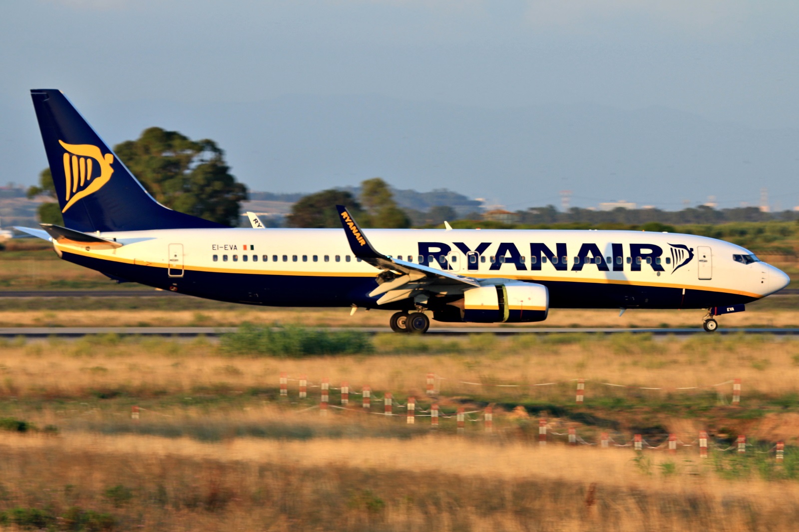 EI-EVA · Boeing 737-8AS(WL) · (FCO / LIRF)