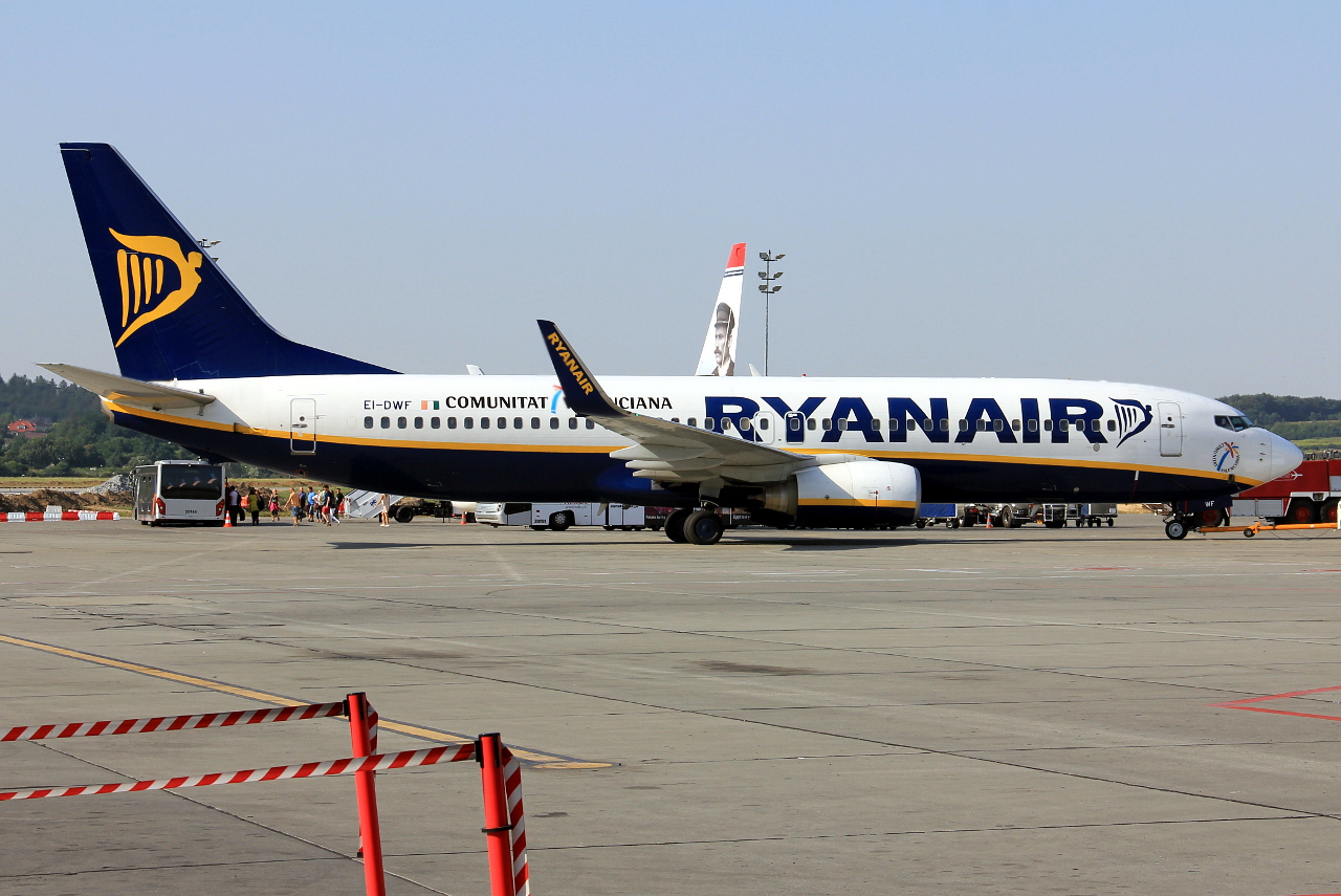 EI-DWF · Boeing 737-8AS · (KRK / EPKK)