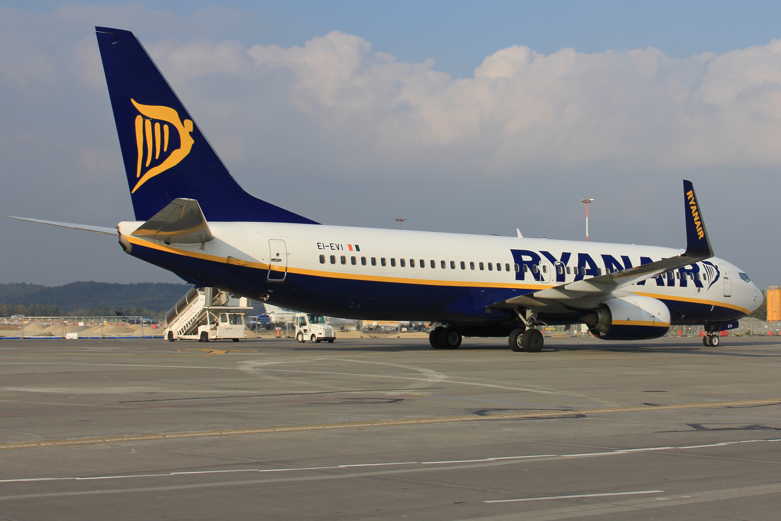 EI-EVI · Boeing 737-8AS · (KRK / EPKK)
