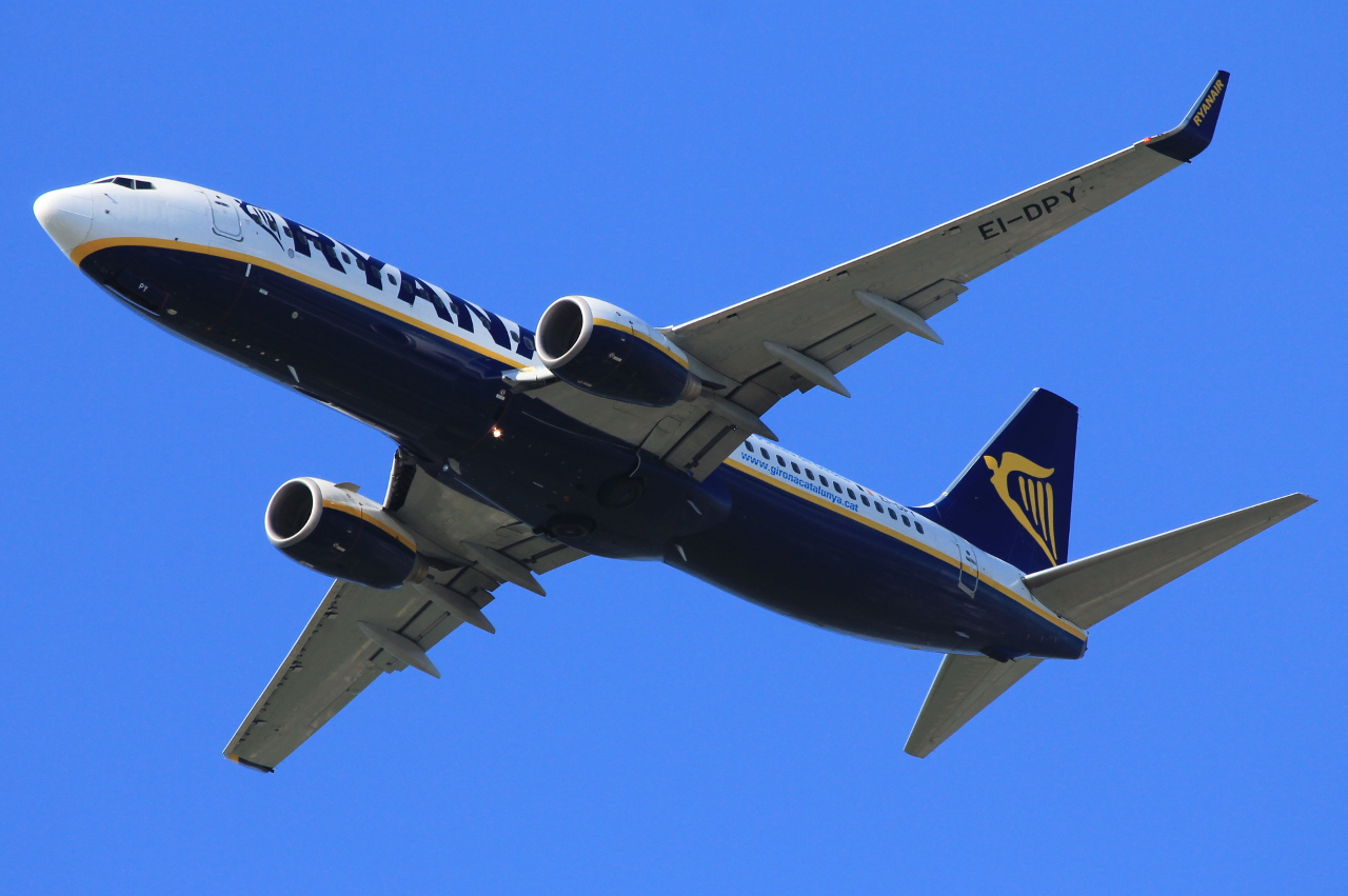 EI-DPY · Boeing 737-8AS(WL) · (KRK / EPKK)