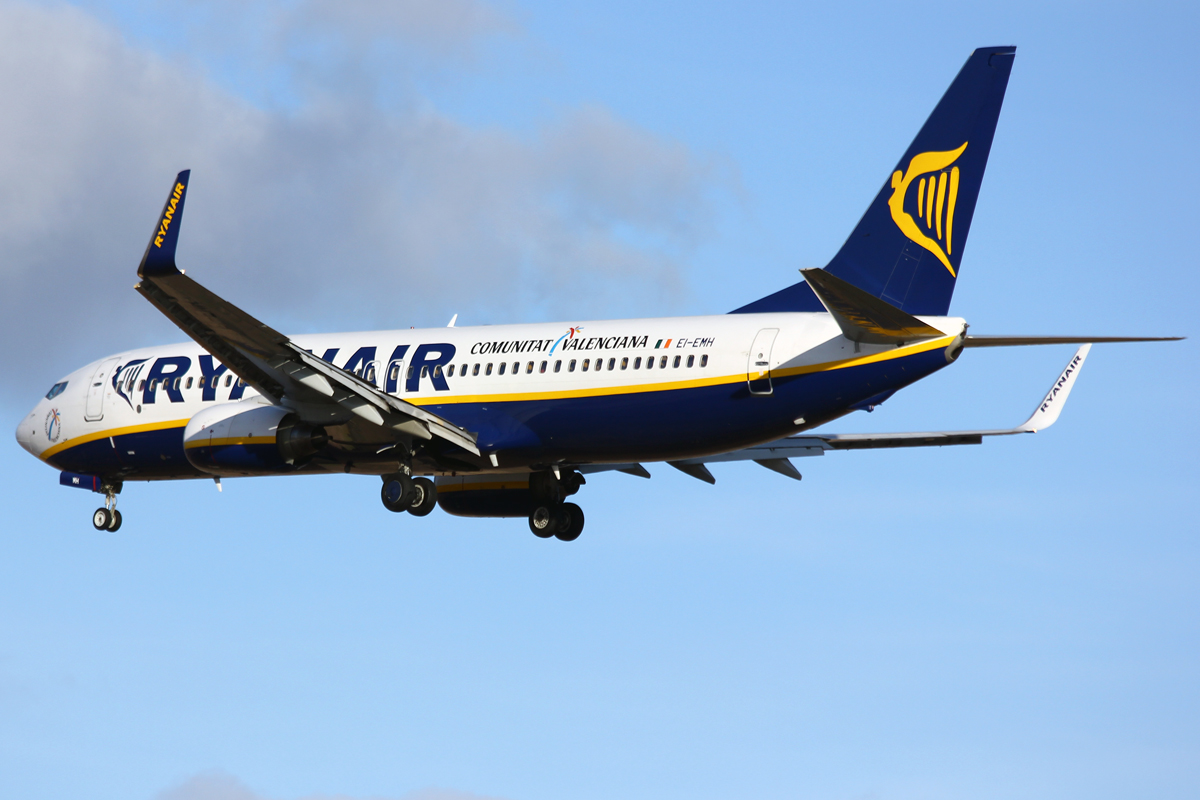 EI-EMH · Boeing 737-8AS(WL) · (LPA / GCLP)