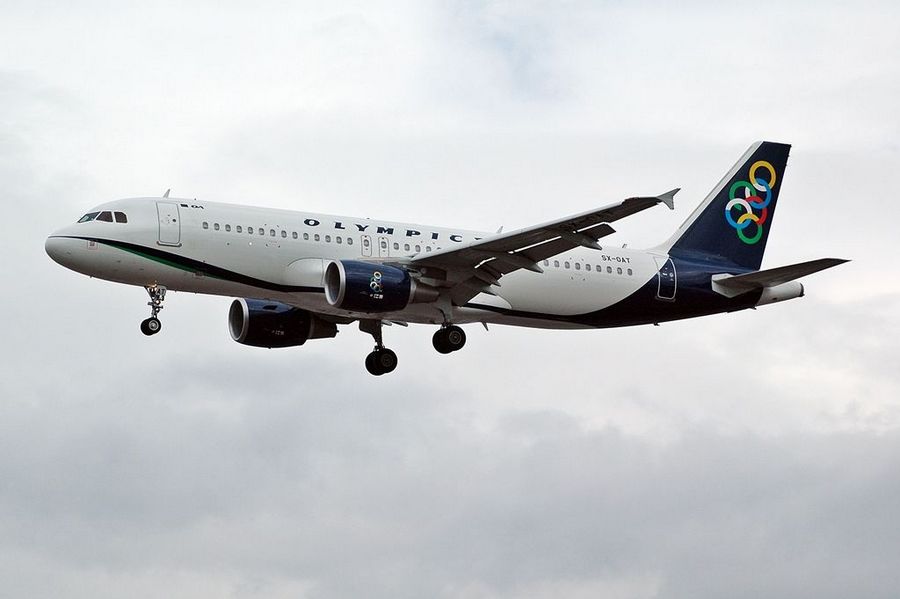 SX-OAT · Airbus A320-214 · (LHR / EGLL)