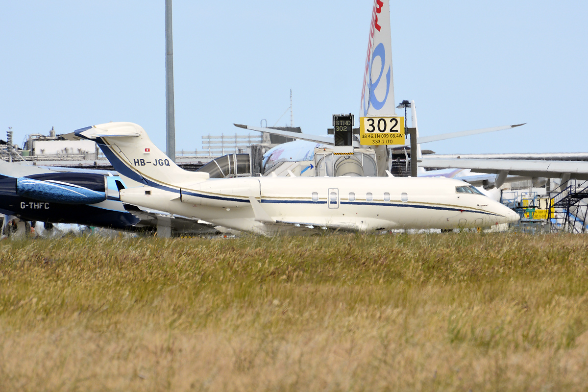 HB-JGQ · Bombardier BD-100-1A10 Challenger 300 · (LIS / LPPT)