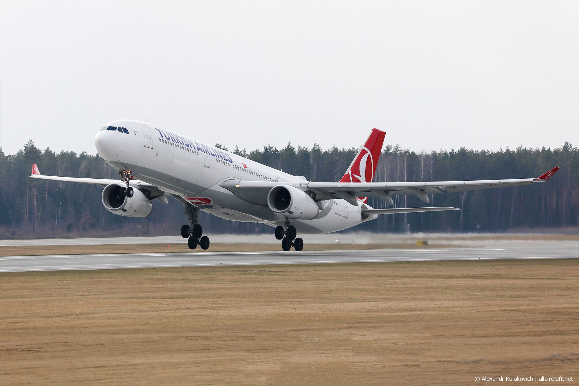 TC-LOD · Airbus A330-343 · (MSQ / UMMS)