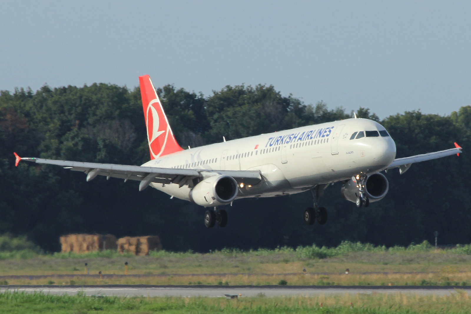 TC-JRT · Airbus A321-231 · (FCO / LIRF)