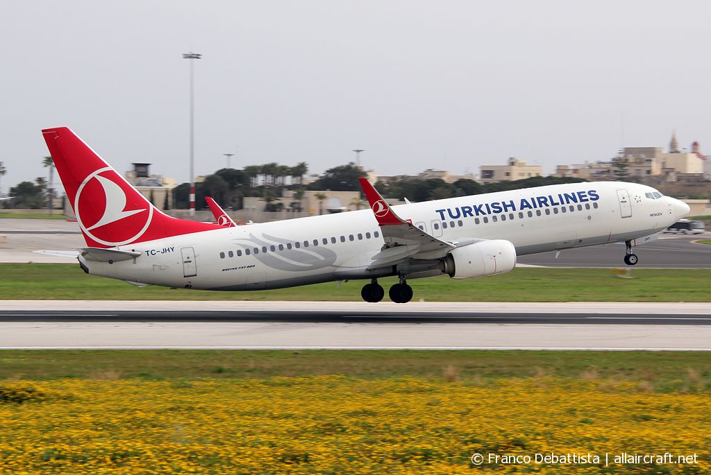 TC-JHY · Boeing 737-8F2(WL) · (MLA / LMML)