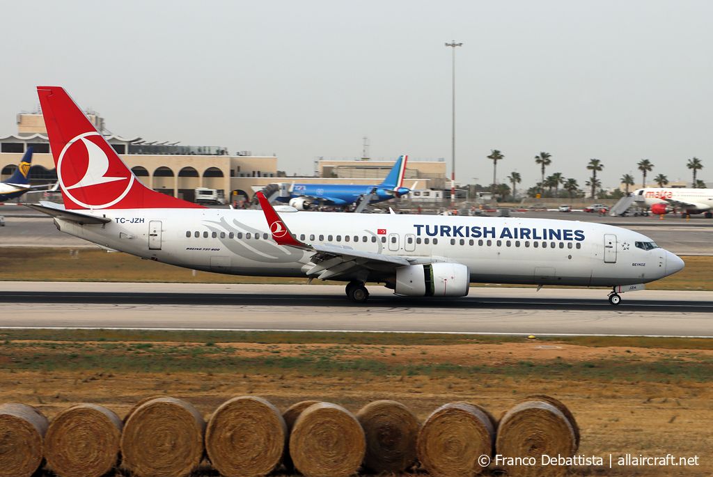 TC-JZH · Boeing 737-8F2(WL) · (MLA / LMML)