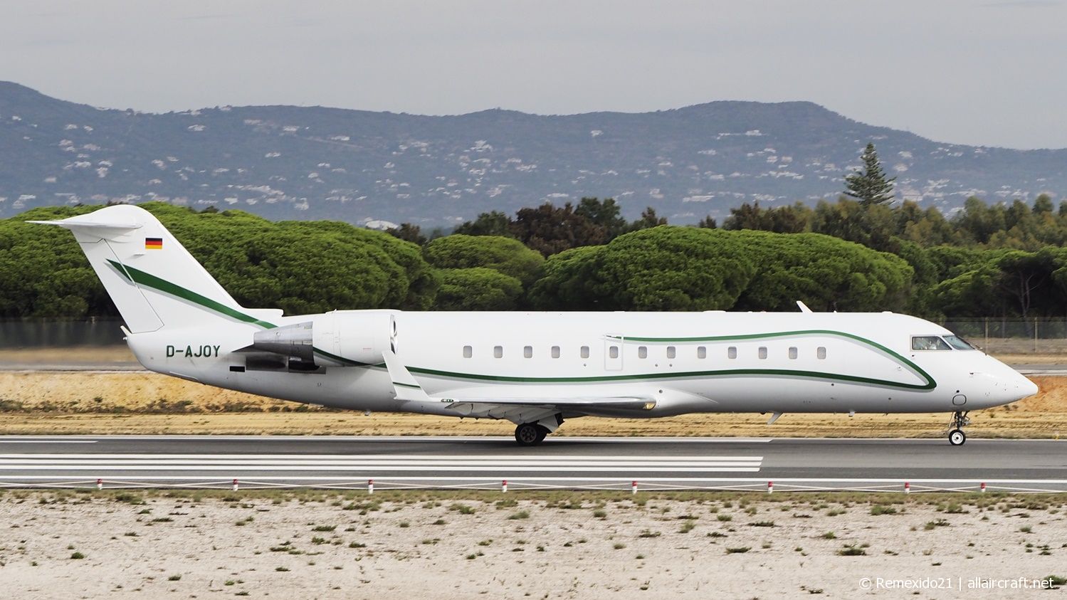 D-AJOY · Bombardier CL-600-2B19 Challenger 850 · (FAO / LPFR)