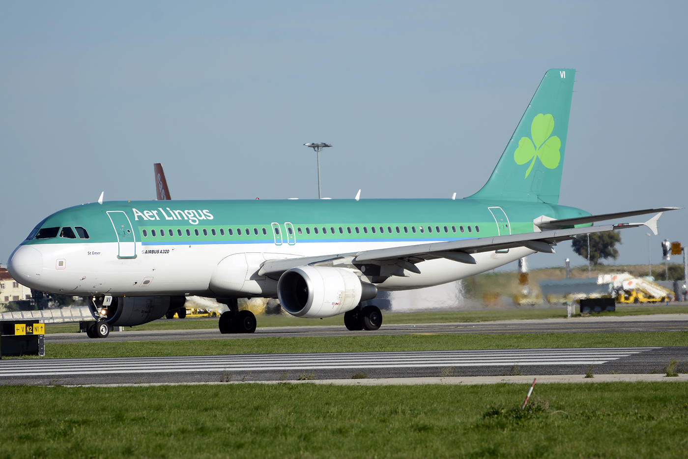 EI-DVI · Airbus A320-214 · (LIS / LPPT)