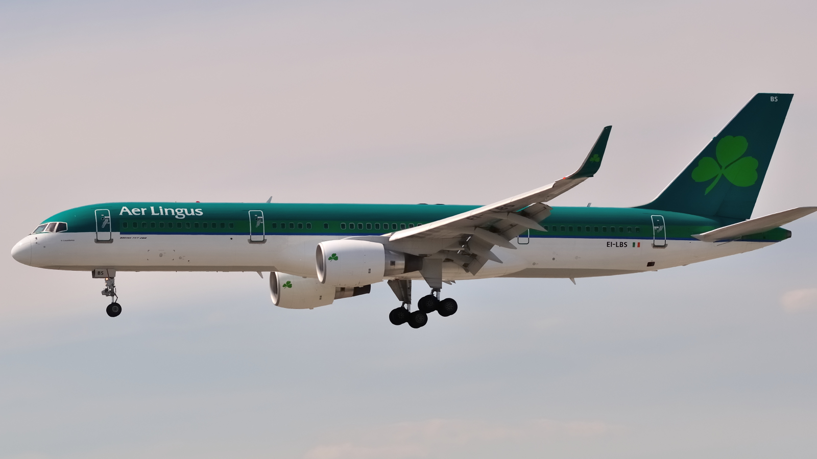 EI-LBS · Boeing 757-2Q8(WL) · (YYZ / CYYZ)