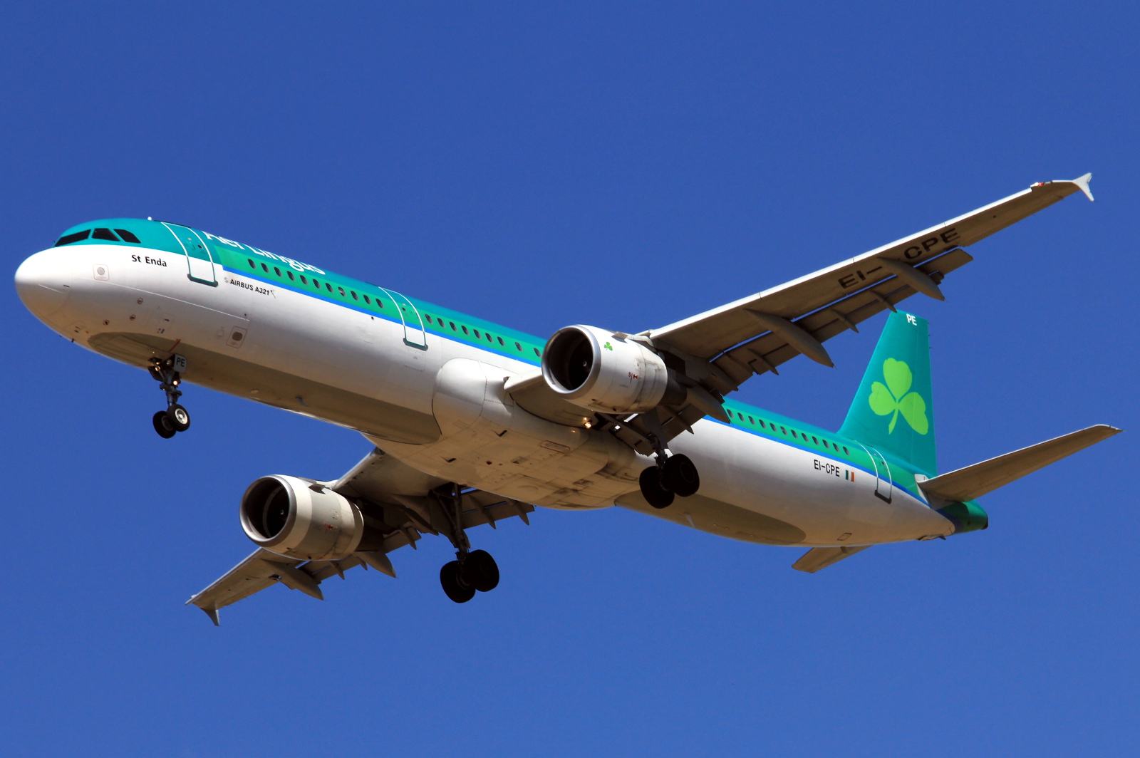 EI-CPE · Airbus A321-211 · (FCO / LIRF)
