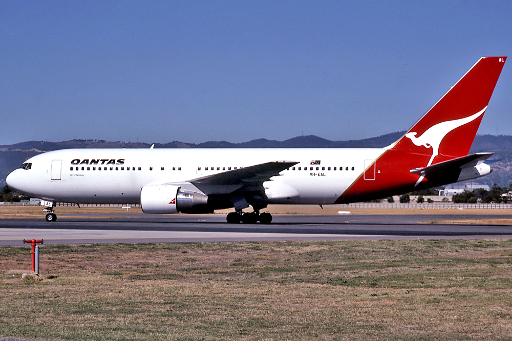 VH-EAL · Boeing 767-238/ER · (ADL / YPAD)