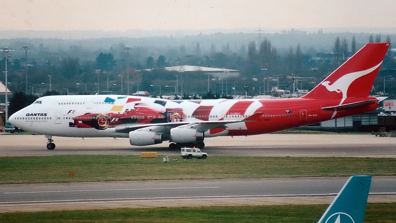 VH-OJC · Boeing 747-438 · LHR / EGLL