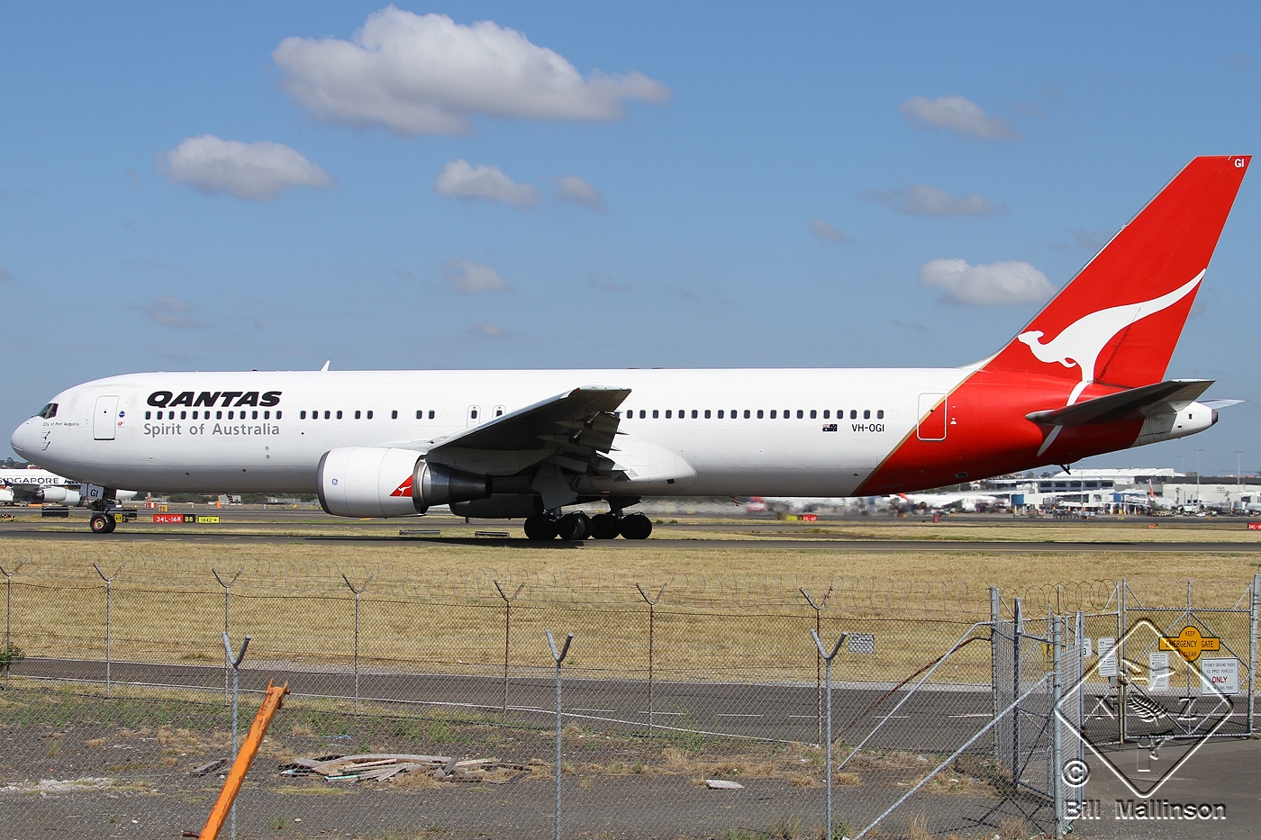 VH-OGI · Boeing 767-338/ER · (SYD / YSSY)