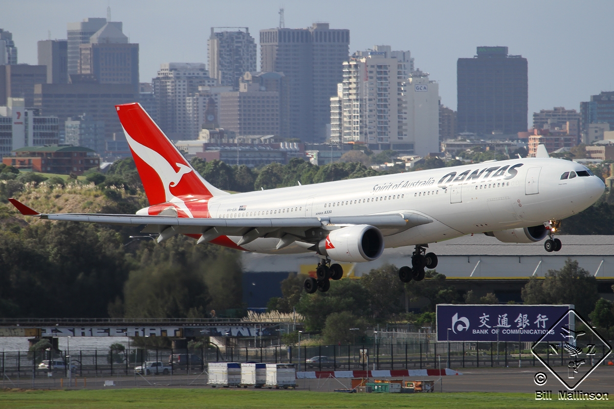VH-EBI · Airbus A330-202 · (SYD / YSSY)