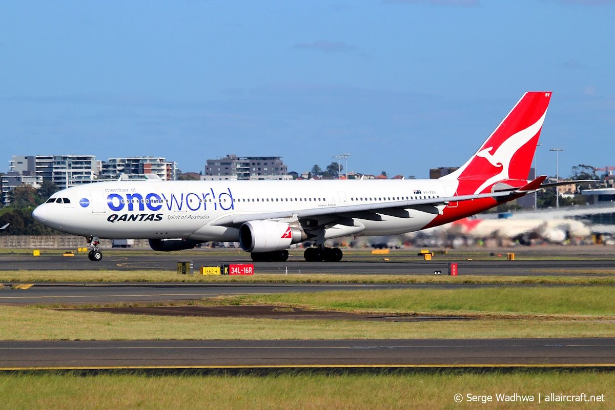VH-EBV · Airbus A330-203 · (SYD / YSSY)