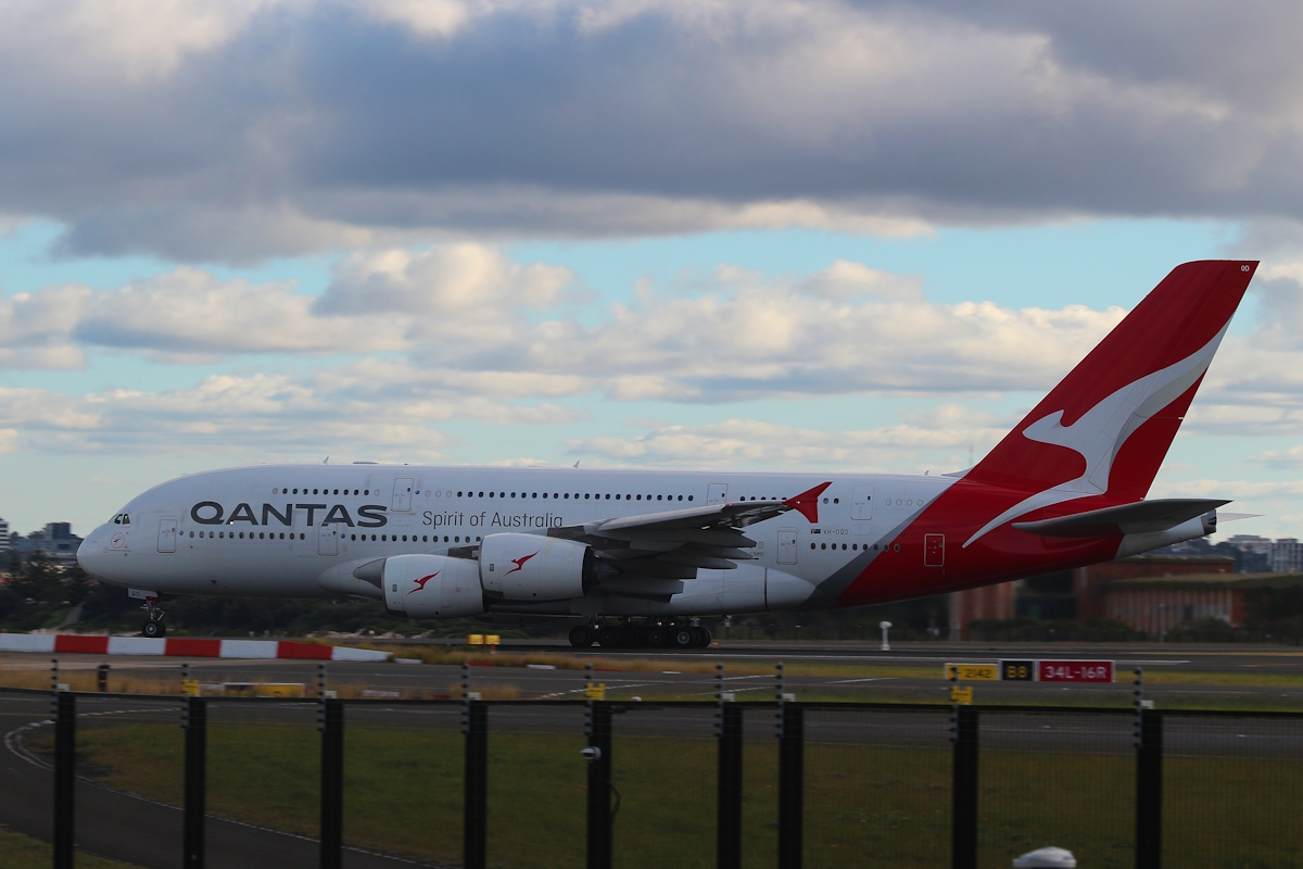 VH-OQD · Airbus A380-842 · SYD / YSSY
