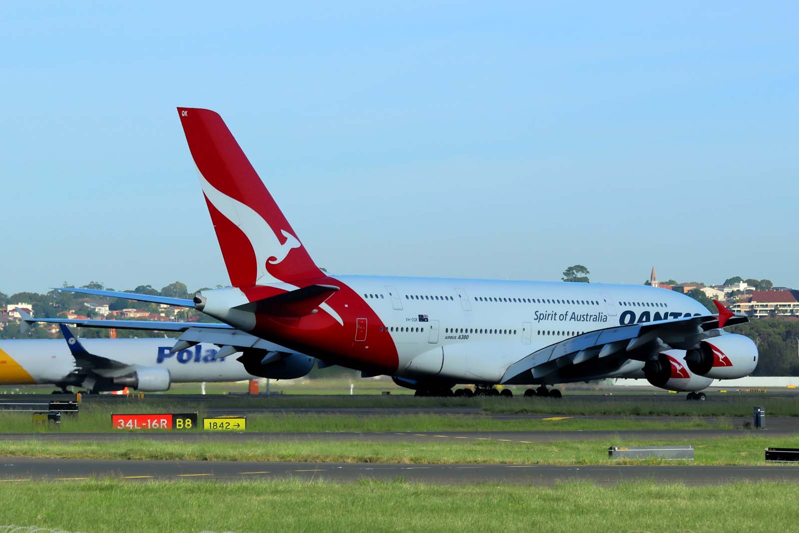 VH-OQK · Airbus A380-842 · (SYD / YSSY)