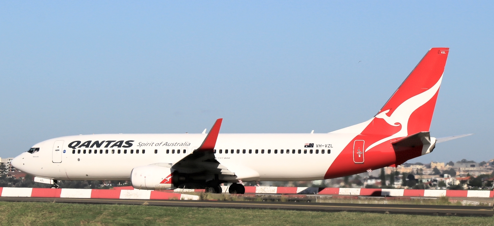 VH-VZL · Boeing 737-838(WL) · (SYD / YSSY)