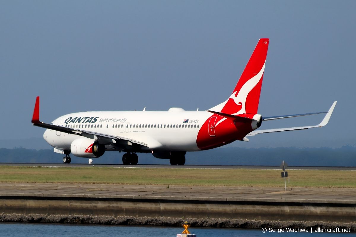 VH-VZY · Boeing 737-838(WL) · (SYD / YSSY)