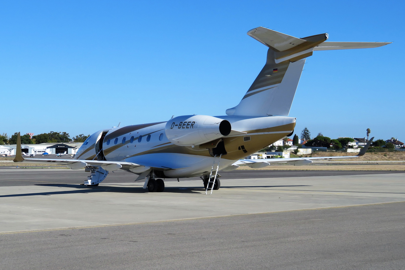 D-BEER · Embraer EMB-500 Legacy · (LPCS)