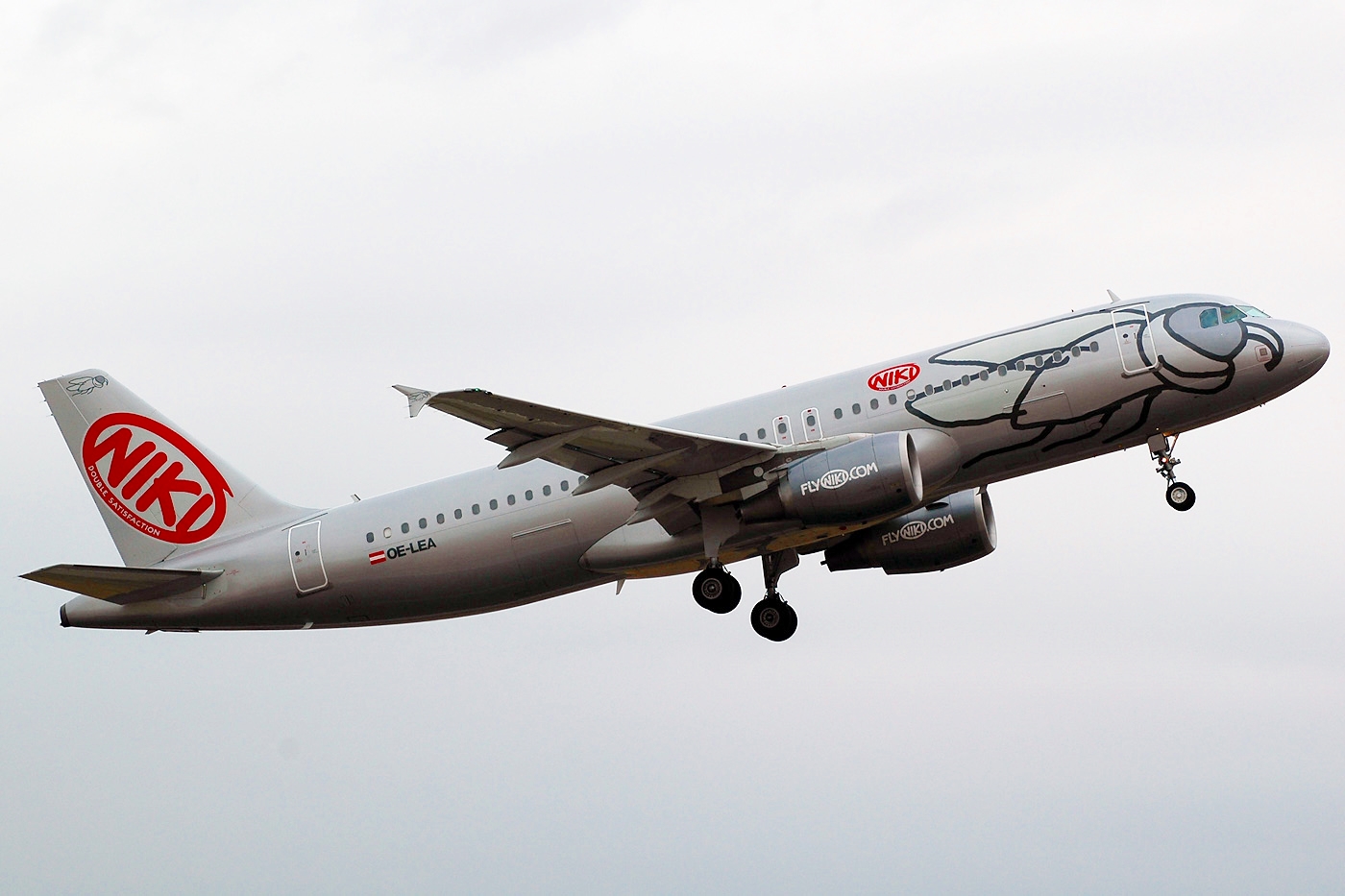 OE-LEA · Airbus A320-214 · (PMI / LEPA / LESJ)
